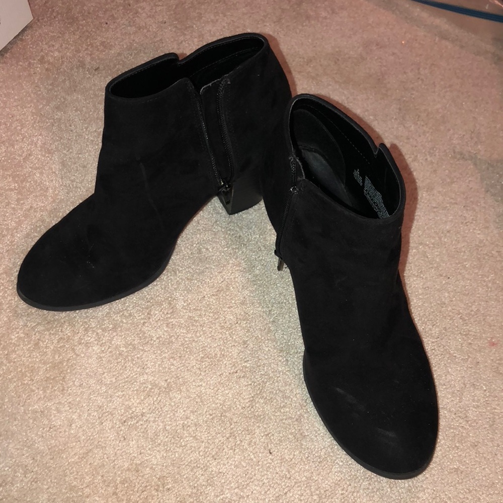 black heeled boots
